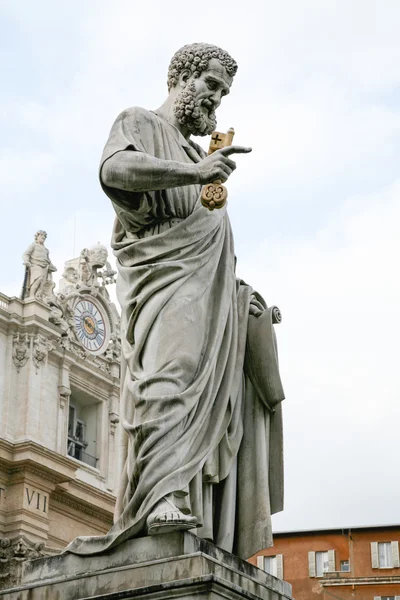 Estatua de San Pedro en el Vaticano Roma — Foto de Stock