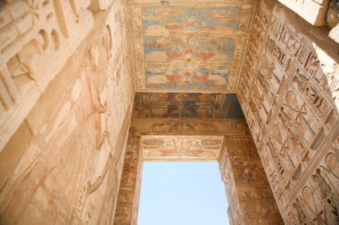 Medinet Habu tapınağında tavan resimlerinde