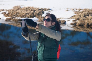 trekking kadın selfie alarak