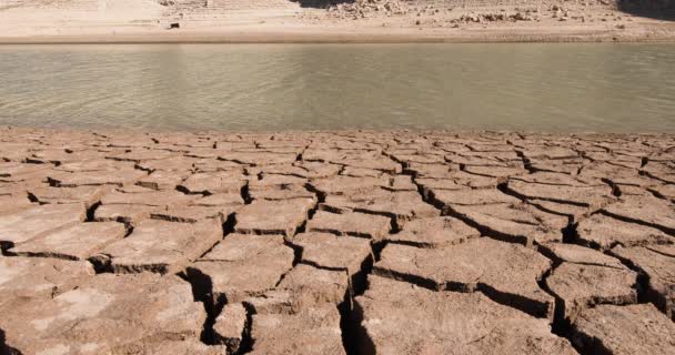 Засуха и река — стоковое видео