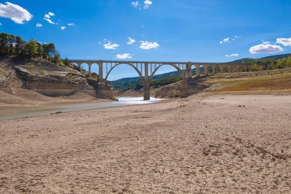 Drought in Entrepenas reservoir — Stock Photo, Image