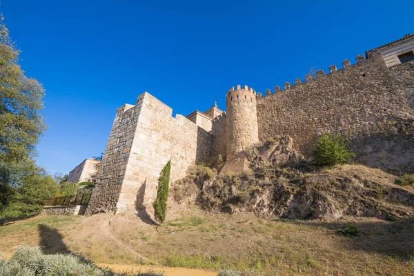 Toledo şehir antik kale duvarına — Stok fotoğraf