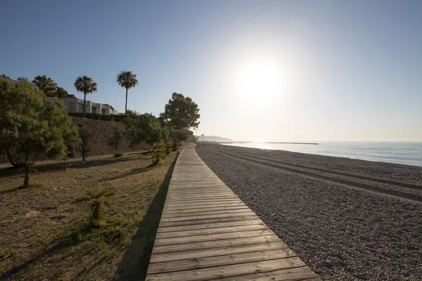 Passerelle en bois à côté de la mer à Benicassim — Photo