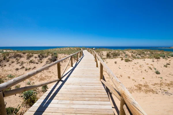 Footbridge with wooden planks to preserve Trafalgar Cape Natural — Stock Photo, Image