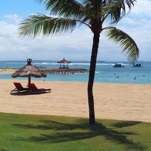 Bali, Indonésie repos de luxe sur la plage — Photo