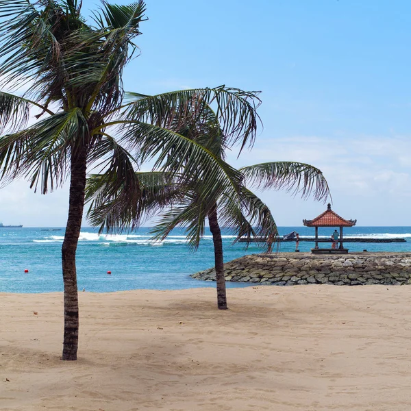 Luxusní odpočinek na pláži Bali, Indonésie — Stock fotografie