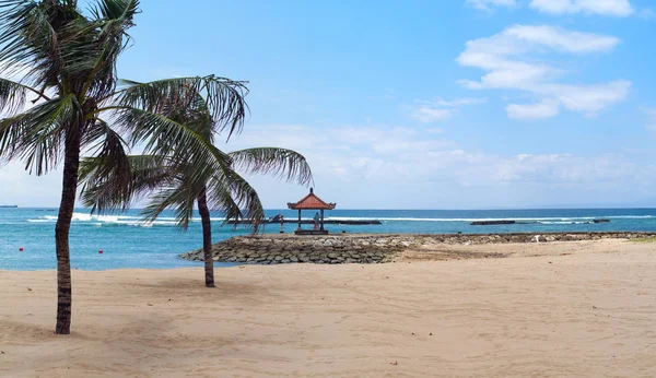 Luxusní odpočinek na pláži Bali, Indonésie — Stock fotografie