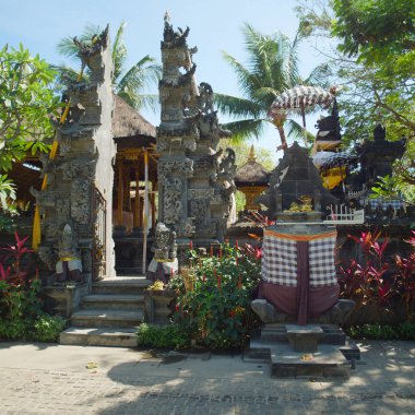 Bali geleneksel temple dış girin