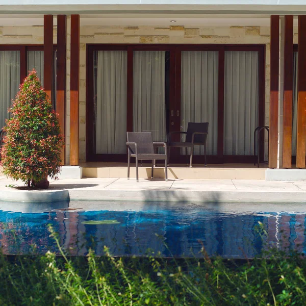 Home Exterior Swimming Pool — Stock Photo, Image