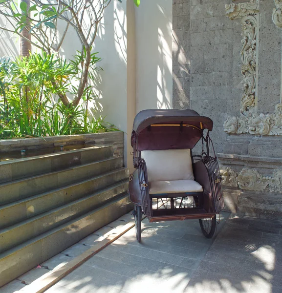 Vintage Oriental Rickshaw Cab Bali Indonesia — Stock Photo, Image