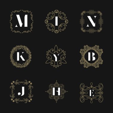 Monogram amblem amblemi küme. Kaligrafi logo süsleme vektör 