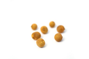 Beyaz arkaplanda Longan