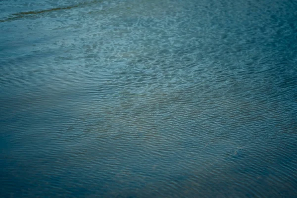 Heldere Blauwe Achtergrond Textuur Van Een Rivier Meer Natuur Tijdens — Stockfoto