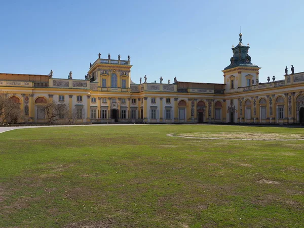 Grassy Field Main Courtyard Facade Palace European Warsaw Capital City — Foto de Stock