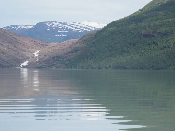 Svartisvatnet See Und Wasserfalllandschaften Der Nähe Des Europäischen Svartisen Gletschers — Stockfoto