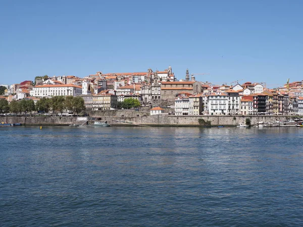 Portekiz Avrupa Porto Şehrindeki Douro Nehri Ndeki Ribeira Bölgesinin Manzarası — Stok fotoğraf