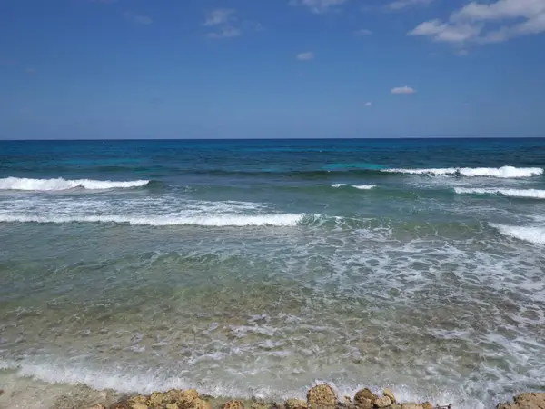 Praia Pedregosa Isla Mujeres Perto Cidade Cancún México Céu Azul — Fotografia de Stock