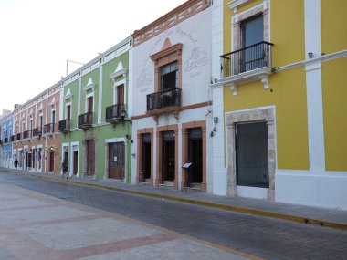 SAN FRANCISCO de CAMPECHE, MEXICO on FEBRUARY 2018: Beauty street view with colonial buildings in mexican city and cloudy sky in warm day at evening, North America.