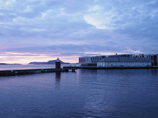 Alesund Norway July 2019 Scenic Port Red Lighthouse European City — Fotografia de Stock