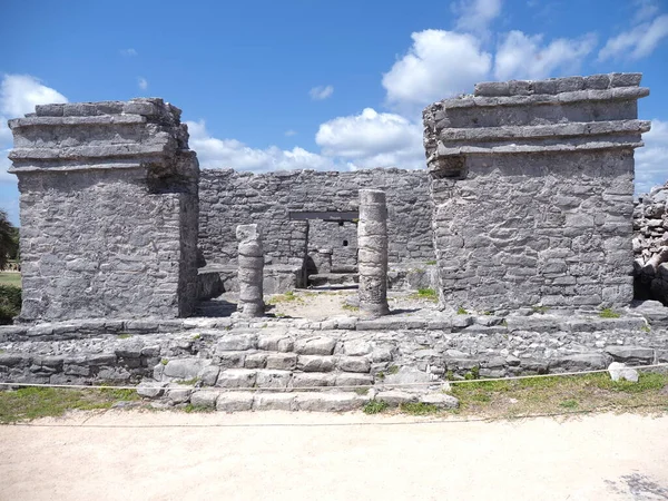 Genialne ruiny świątyni Majów w mieście TULUM w Meksyku — Zdjęcie stockowe