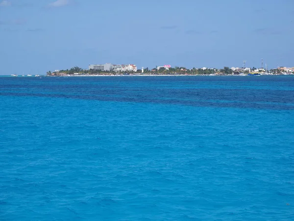 Meksika 'daki Quintana Roo' da Cancun şehri yakınlarındaki Isla Mujeres Panoraması