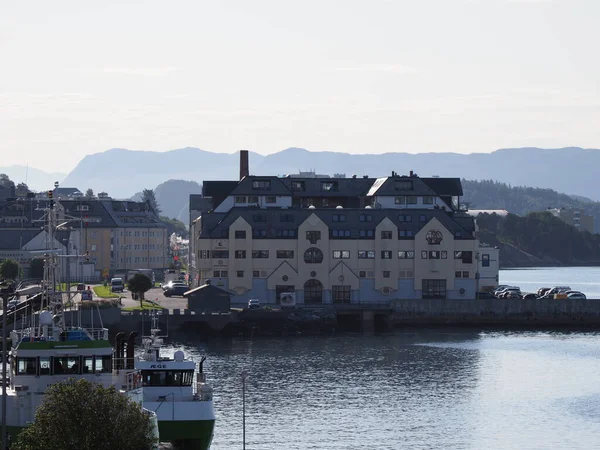 Alesund Norvegia Luglio 2019 Veduta Porto Della Città Europea Nel — Foto Stock