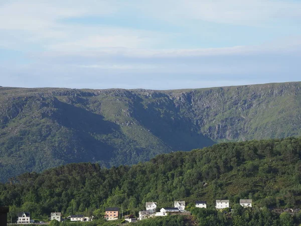 Berghelling Buurt Van Europese Stad Alesund Het District Romsdal Noorwegen — Stockfoto