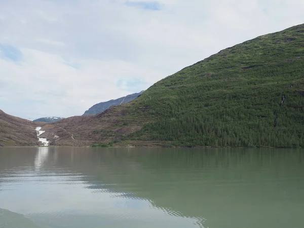 Calme Lac Svartisvatnet Cascade Sur Des Paysages Proches Glacier Européen — Photo