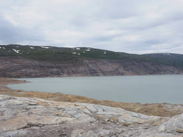 Rocky Cliff Austerdalsvatnet Lake Landscapes European Svartisen Glacier Nordland County — 스톡 사진