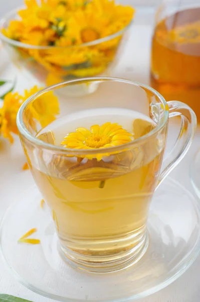 Herbal calendula tea — Stock Photo, Image