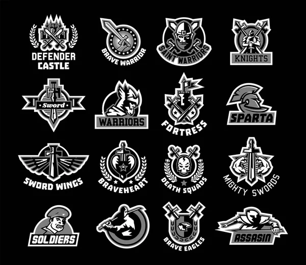 Logos üstünde kılıç ve savaşçı kümesi. Siyah ve beyaz renk etiket. Viking, bir şövalye, bir Spartalı asker, katil, Paladin, bir hançer. Kale, kule, kale, bayrak. Kalp, Kartal, kasları — Stok Vektör