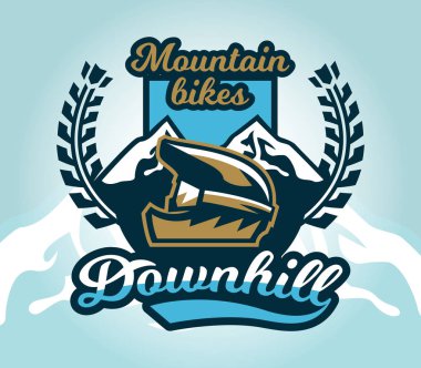 Renkli logo, amblem, etiket, dağlar, izole vektör çizim bir arka plan üzerinde aşırı bisikletçi kask. Club yokuş aşağı, freeride. T-shirt baskı.