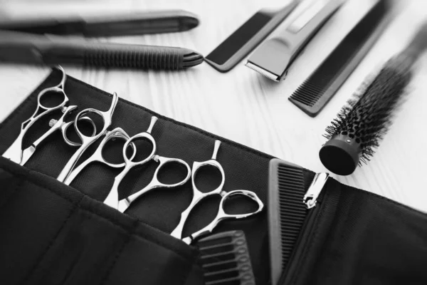 Stilvolle Professionelle Friseurscheren Und Kämme Friseursalon Konzept Friseur Werkzeug Set Stockbild