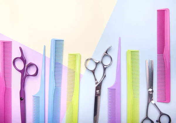 Stilvolle Professionelle Friseurscheren Und Kämme Friseursalon Konzept Friseur Werkzeug Set Stockbild