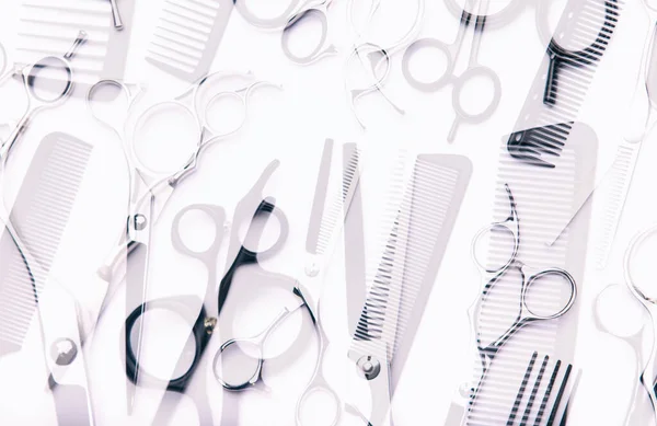 Stilvolle Professionelle Friseurscheren Bürsten Kämme Friseursalon Konzept Friseur Werkzeug Set lizenzfreie Stockfotos