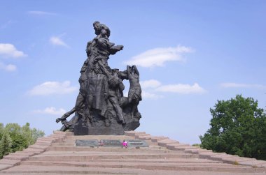 Babi Yar 'daki Nazizm kurbanlarının anıtı. Kiev, Ukrayna 'nın başkenti. 