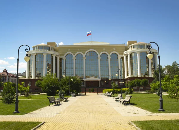 Piękny Budynek Sądu Okręgowego Astrachanie — Zdjęcie stockowe