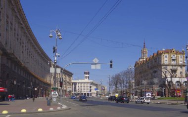 Ukrayna. Kiev. 09 / 04 / 20. Khreschatyk Caddesi. Şehir merkezi.