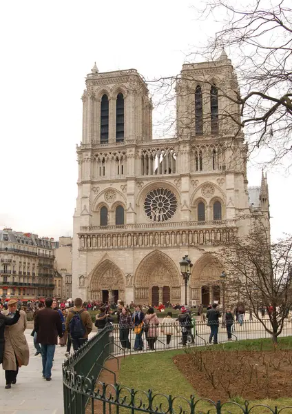 Viajar a París. Lugares de interés de la ciudad, encanto francés . — Foto de Stock