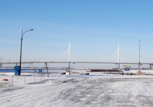 Overpass the new road bridge across the Gulf of Finland. — Stock Photo, Image