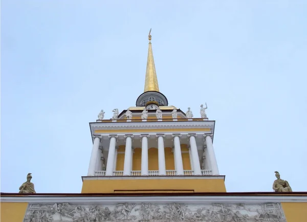 Das gebäude der admiralität, st. petersburg. — Stockfoto