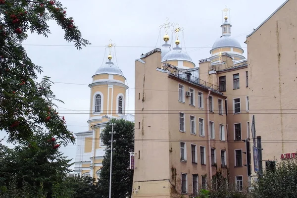 Der stadt st. petersburg. Ein ungewöhnliches Gebäude. — Stockfoto