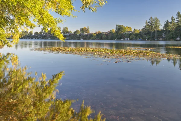 Blue Lake park bij zonsondergang Oregon. — Stockfoto