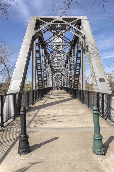 Salem Oregon yaya köprüsü. — Stok fotoğraf