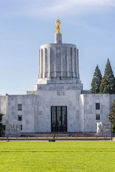 State capitol building Salem Oregon. — Stock Photo, Image