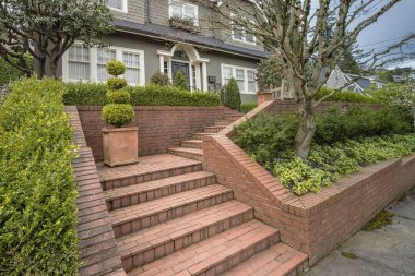 Büyük ev bahçe Portland Oregon ile.