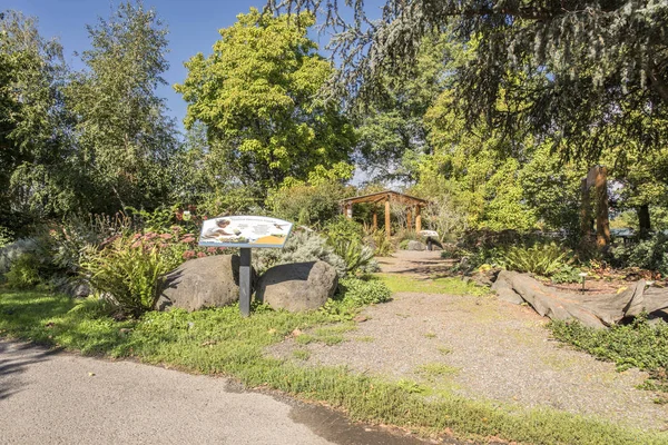 Children garden in a park Oregon. — Stock Photo, Image