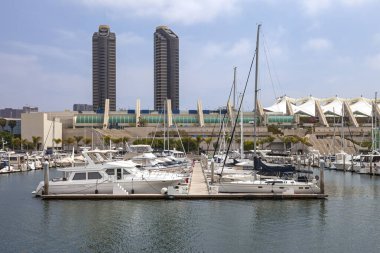 San Diego ikiz kuleleri marina ve kongre merkezi Kaliforniya.
