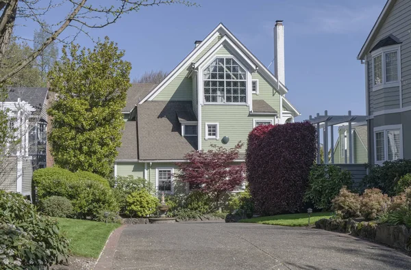 Einfamilienhaus Und Garten Der Innenstadt Von Portland Oregon — Stockfoto
