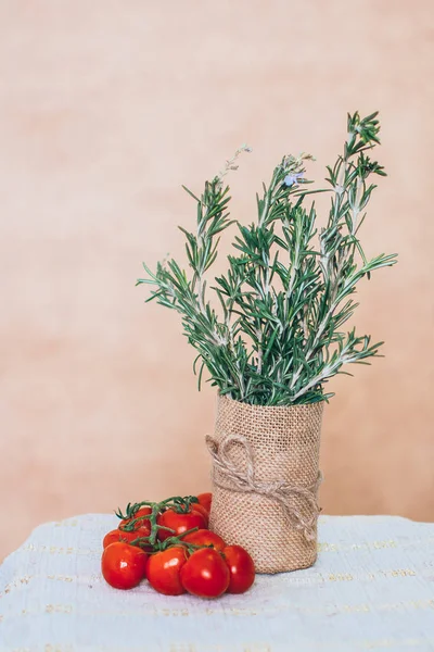 Kiraz tamatoes ve rosamary